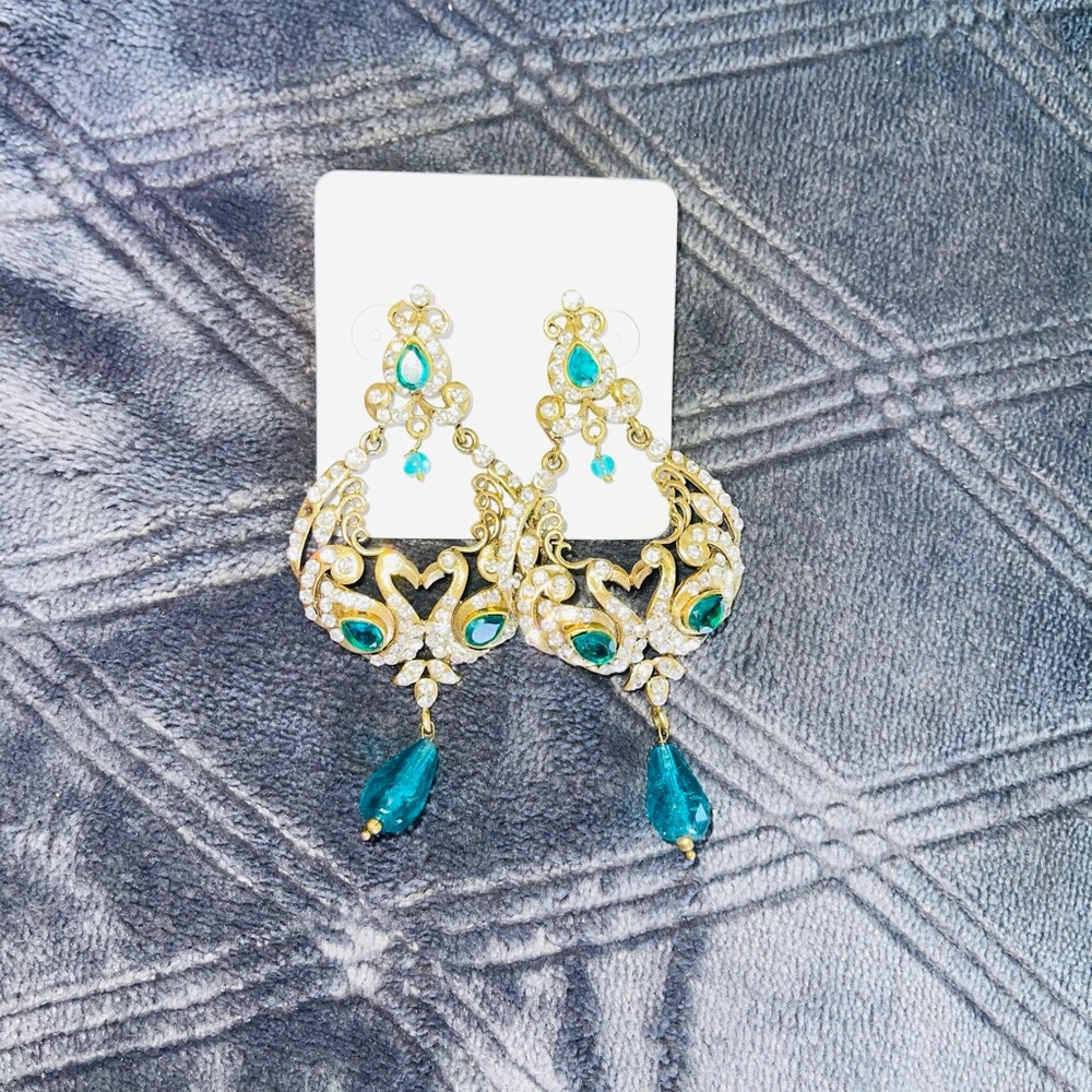 Earrings emerald